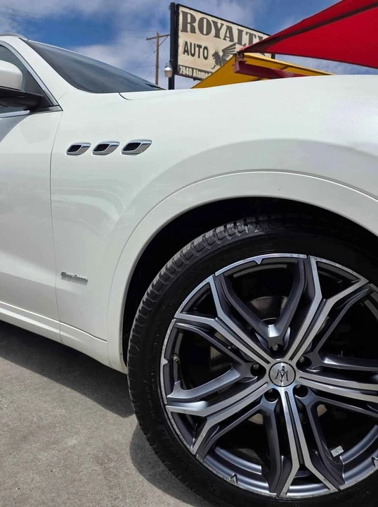 2021 Maserati Levante - Image 9 of 20