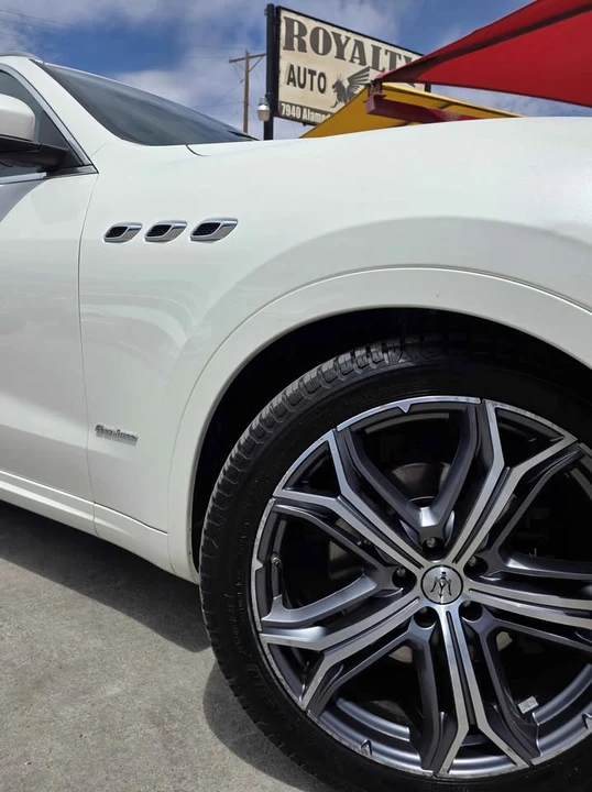 2021 Maserati Levante - Image 9 of 20