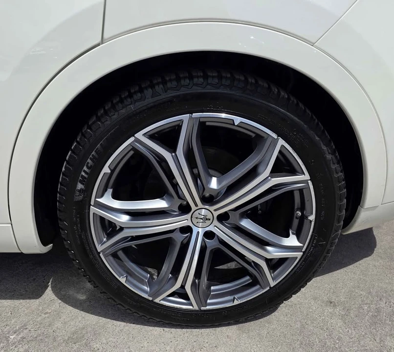 2021 Maserati Levante - Image 19 of 20