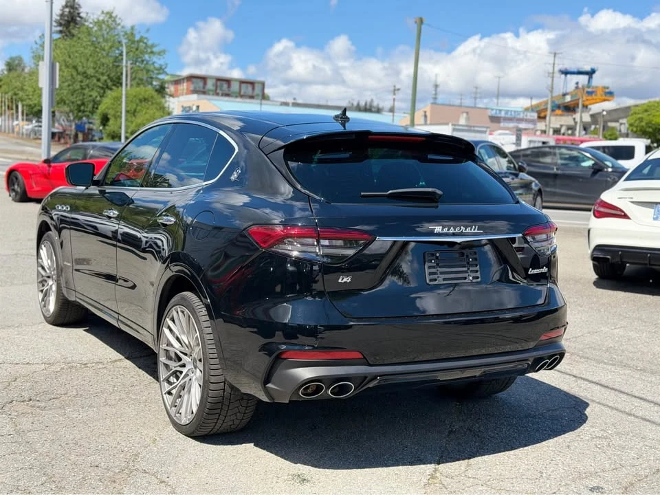 2021 Maserati Levante - Image 5 of 12