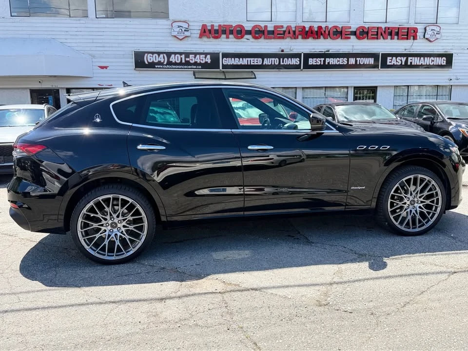 2021 Maserati Levante - Image 8 of 12