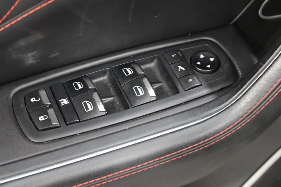 2021 Maserati Levante - Image 7 of 20