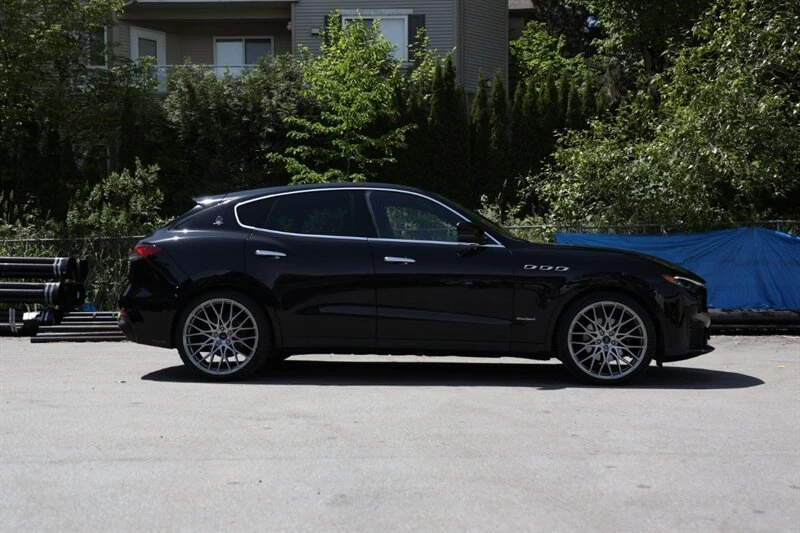 2021 Maserati Levante - Image 4 of 17