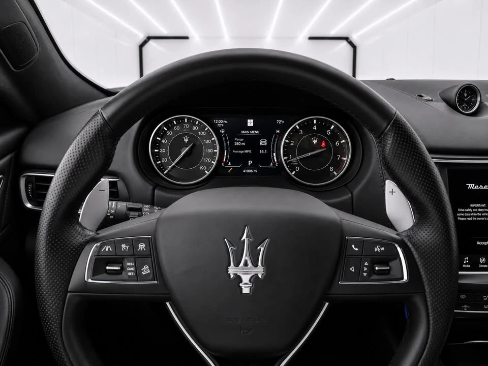 2021 Maserati Levante - Image 5 of 7