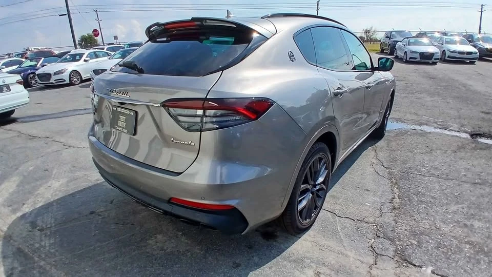 2021 Maserati Levante - Image 7 of 20