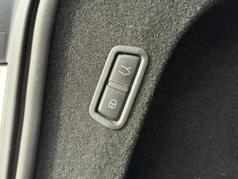 2021 Maserati Levante - Image 8 of 12