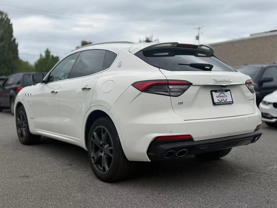 2021 Maserati Levante - Image 2 of 16