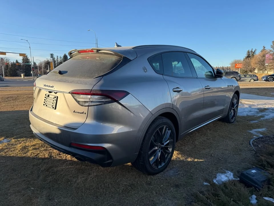 2021 Maserati Levante - Image 4 of 12