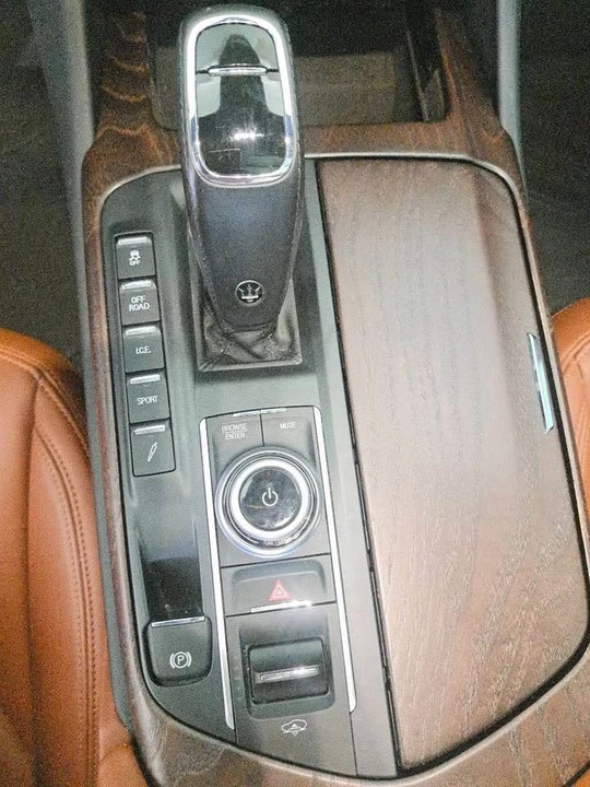 2021 Maserati Levante - Image 13 of 20