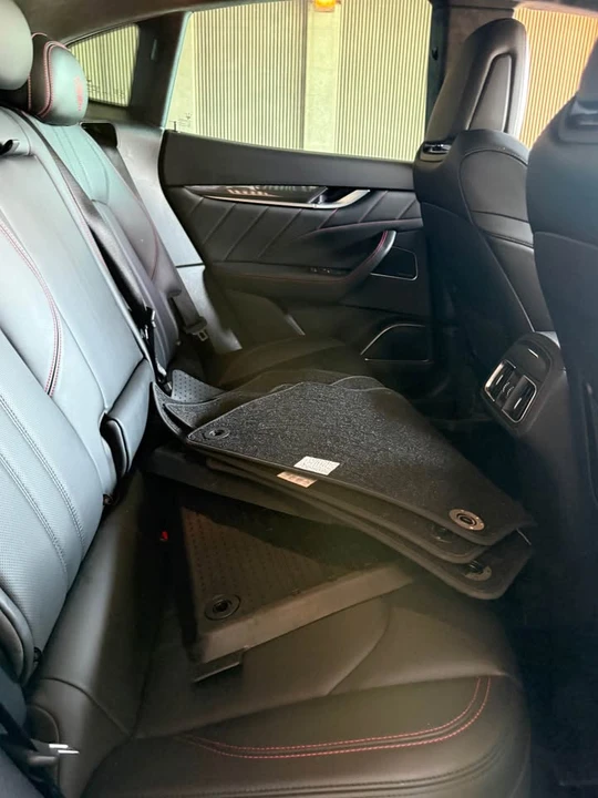 2021 Maserati Levante - Image 8 of 11