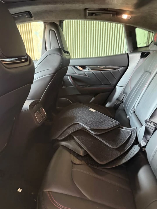 2021 Maserati Levante - Image 9 of 11