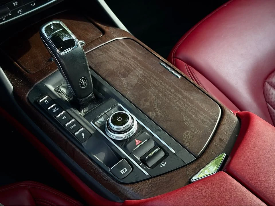 2021 Maserati Levante - Image 19 of 20