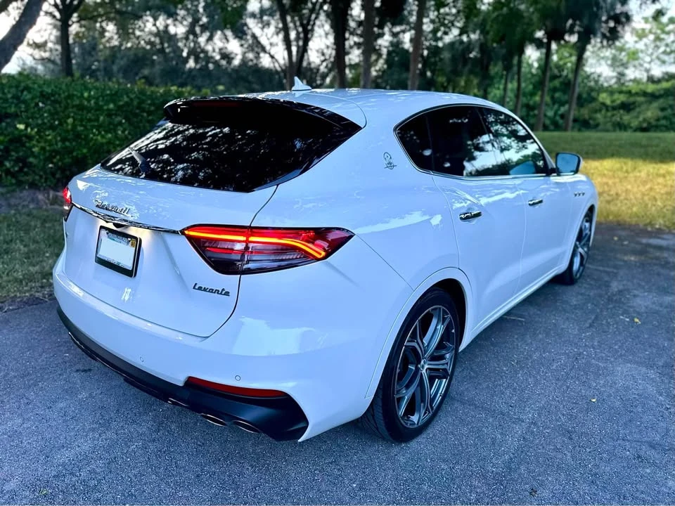 2021 Maserati Levante - Image 2 of 20
