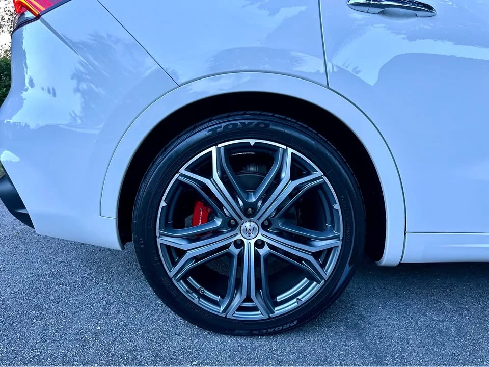 2021 Maserati Levante - Image 7 of 20