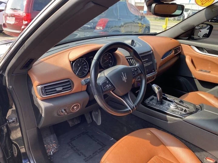 2021 Maserati Levante - Image 16 of 17