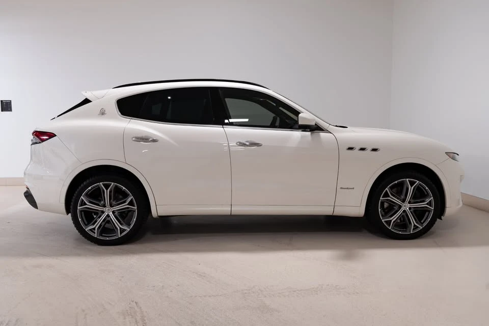 2021 Maserati Levante - Image 4 of 17