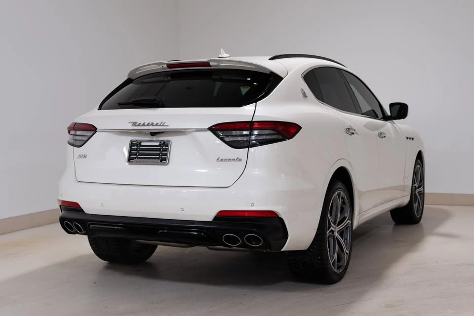 2021 Maserati Levante - Image 5 of 17