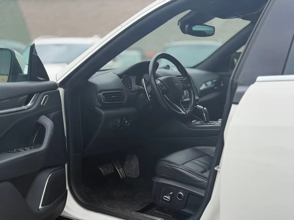 2021 Maserati Levante - Image 17 of 20