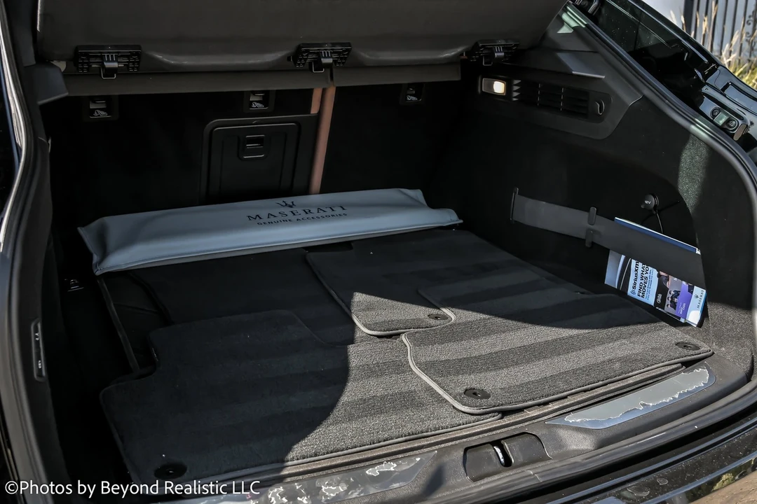 2021 Maserati Levante - Image 16 of 21