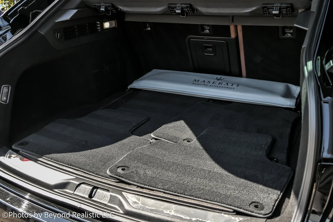 2021 Maserati Levante - Image 17 of 21