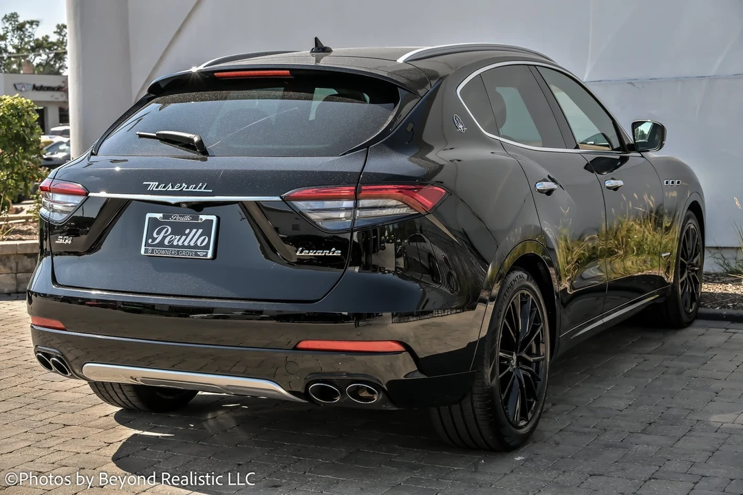 2021 Maserati Levante - Image 8 of 21