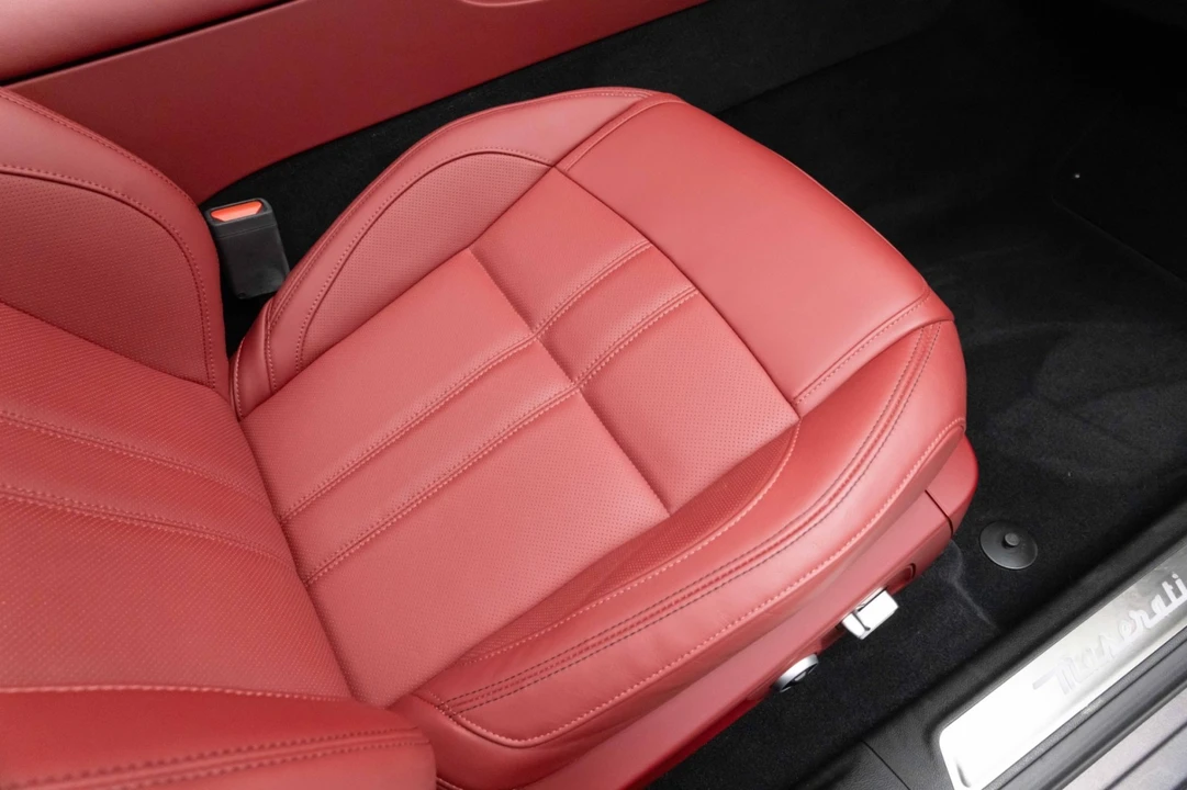 2021 Maserati Levante - Image 30 of 31