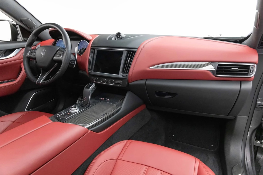 2021 Maserati Levante - Image 2 of 31