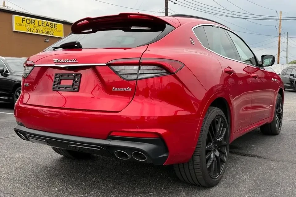 2021 Maserati Levante - Image 7 of 19