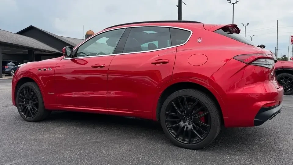 2021 Maserati Levante - Image 4 of 19