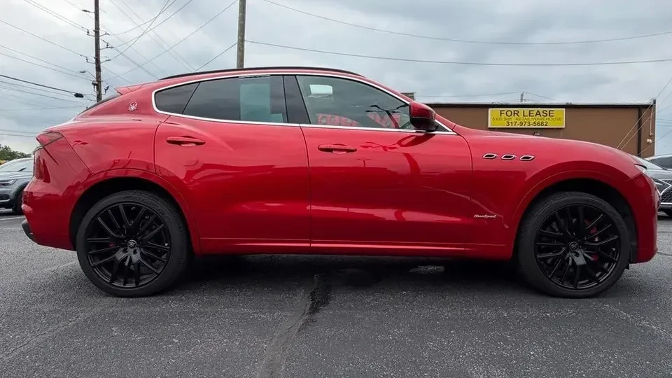 2021 Maserati Levante - Image 9 of 20