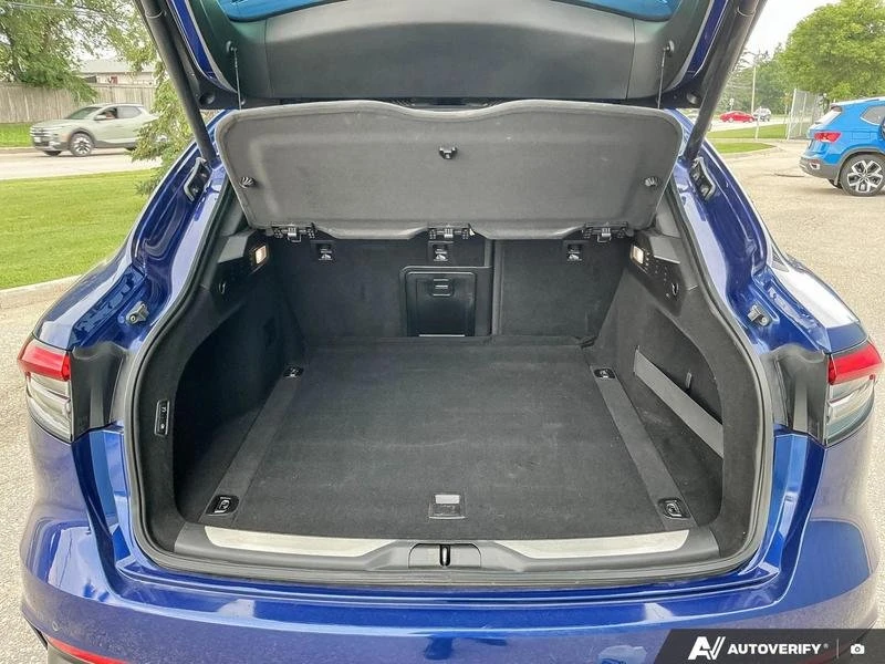 2021 Maserati Levante - Image 9 of 20