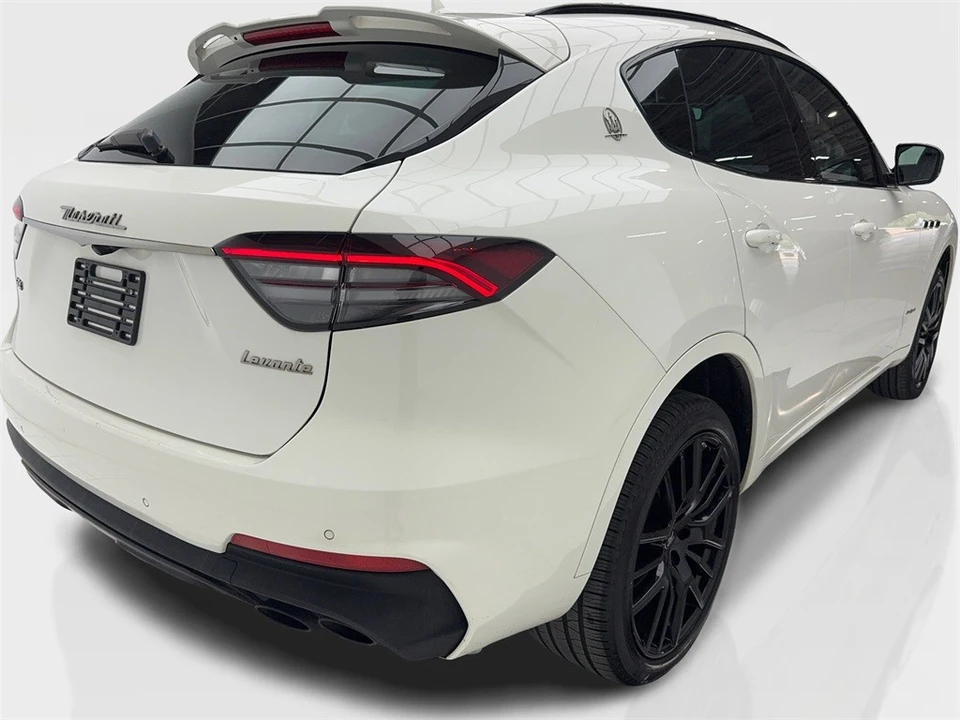 2021 Maserati Levante - Image 9 of 12