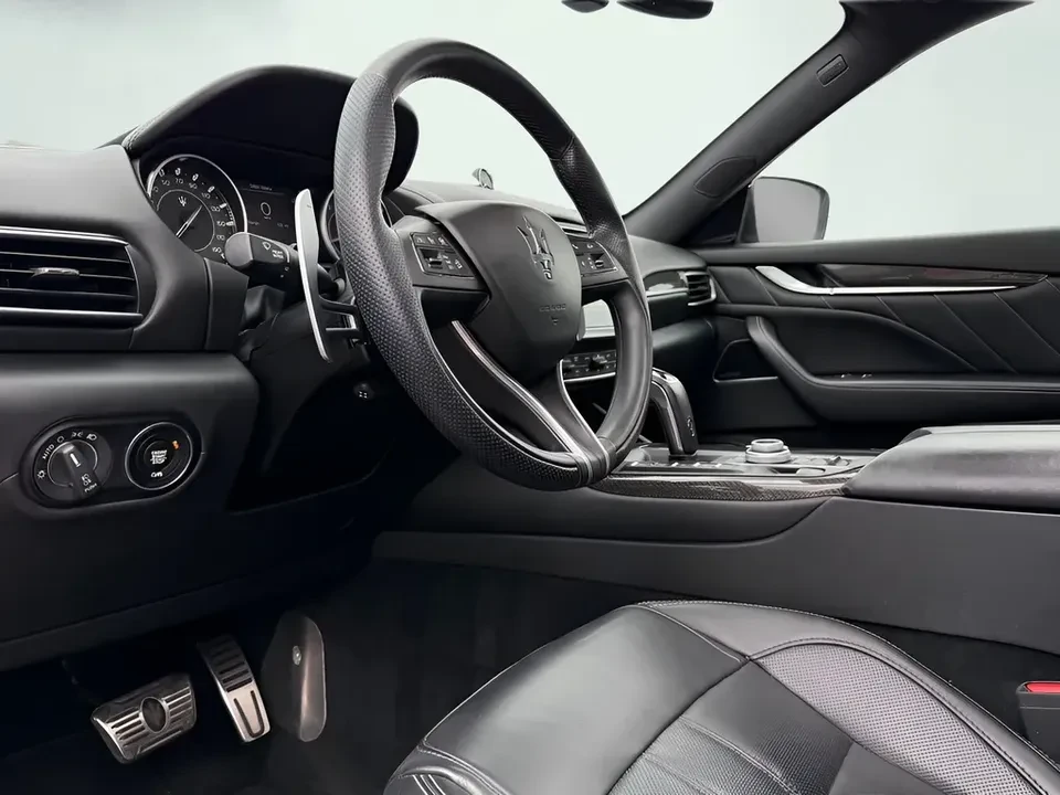 2021 Maserati Levante - Image 2 of 20
