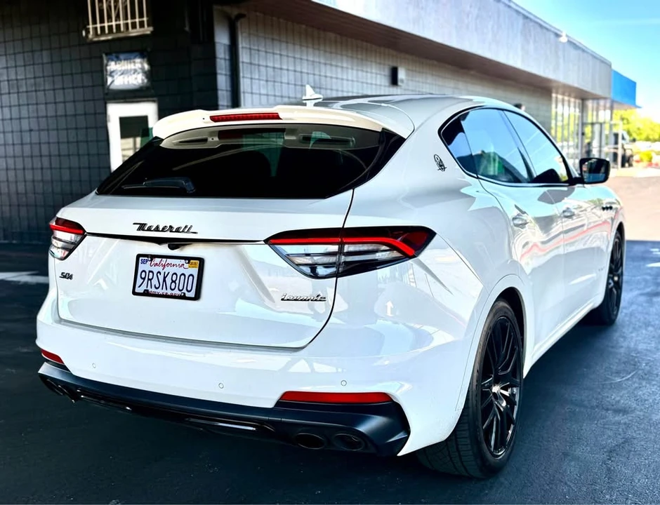 2021 Maserati Levante - Image 4 of 11