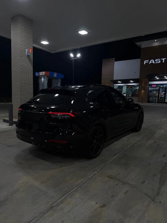 2021 Maserati Levante - Image 4 of 15