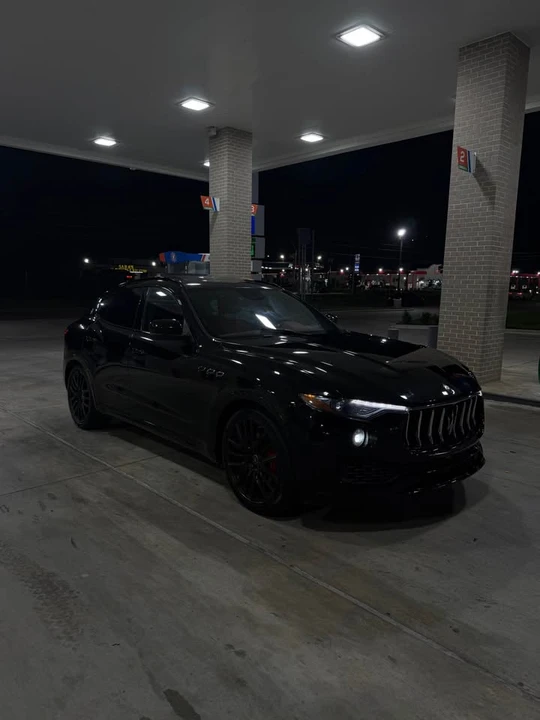 2021 Maserati Levante - Image 2 of 15