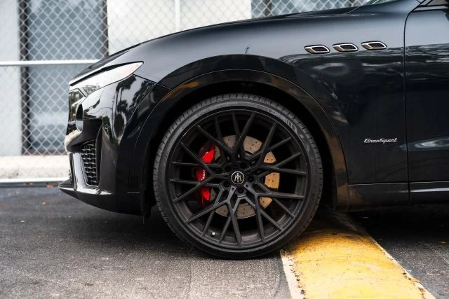 2021 Maserati Levante - Image 4 of 31