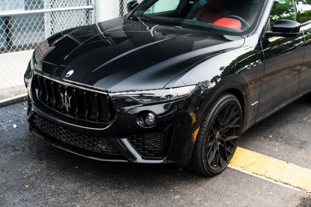 2021 Maserati Levante - Image 4 of 31