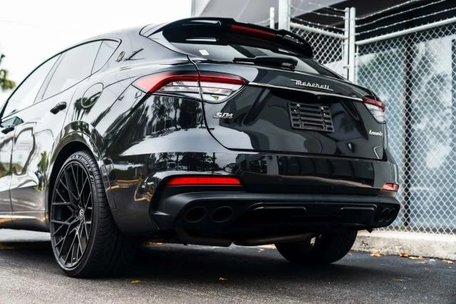 2021 Maserati Levante - Image 8 of 31