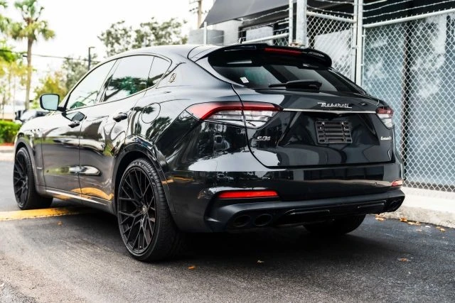 2021 Maserati Levante - Image 7 of 31