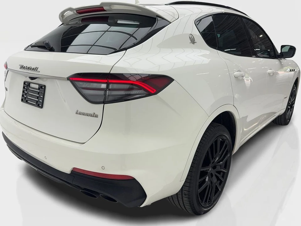 2021 Maserati Levante - Image 9 of 31