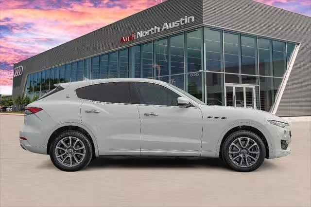 2021 Maserati Levante - Image 5 of 20
