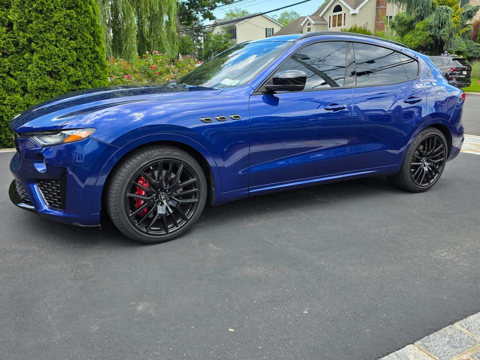 2021 Maserati Levante - Image 2 of 31