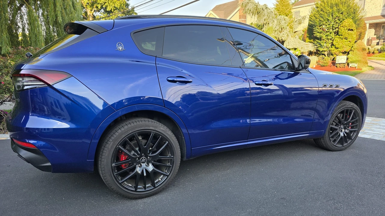 2021 Maserati Levante - Image 17 of 31