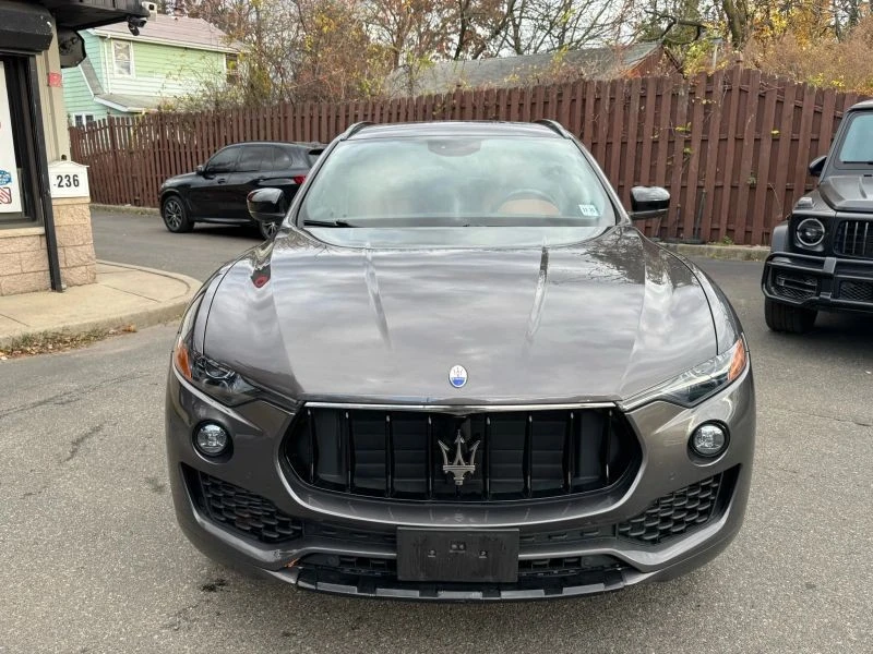 2021 Maserati Levante - Image 2 of 12