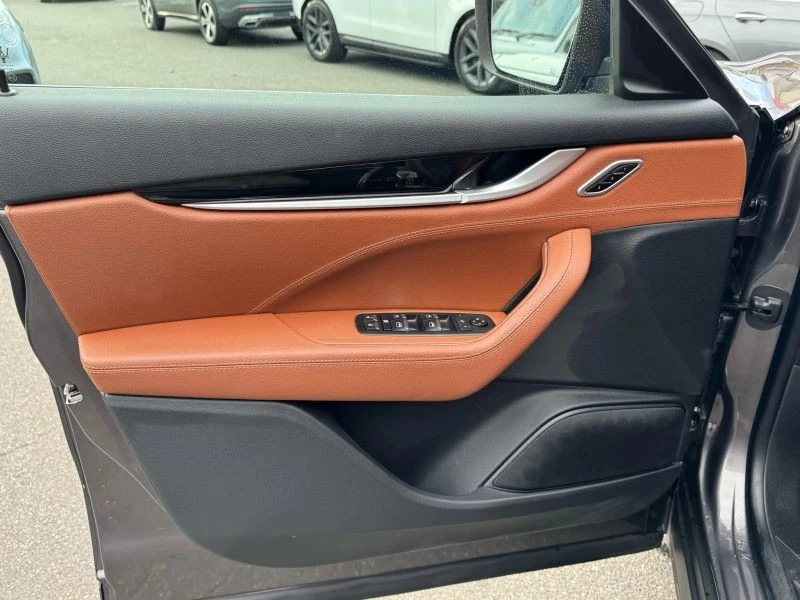 2021 Maserati Levante - Image 8 of 12