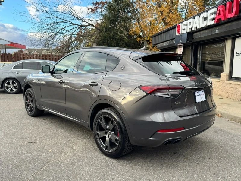 2021 Maserati Levante - Image 7 of 12