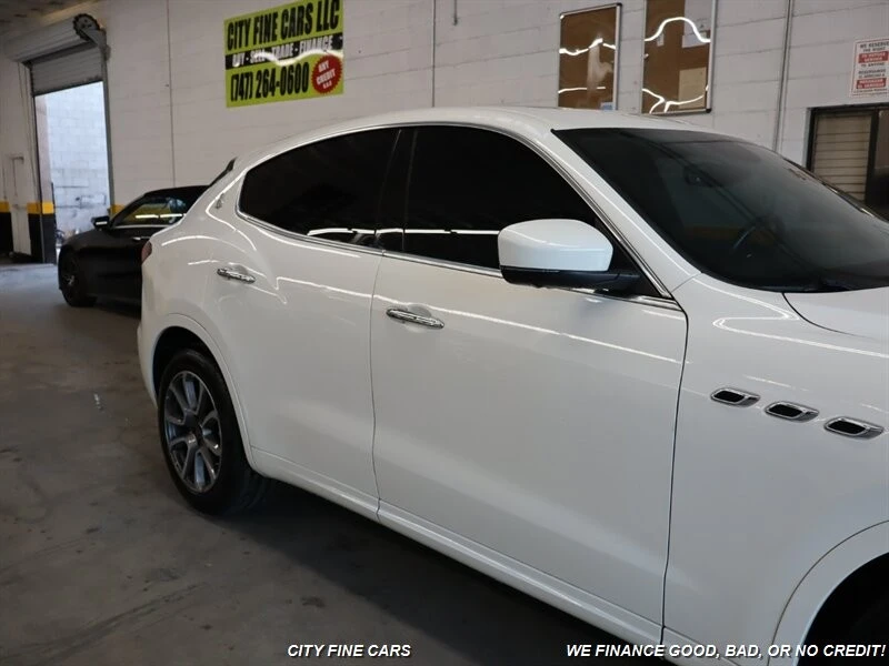 2021 Maserati Levante - Image 12 of 31