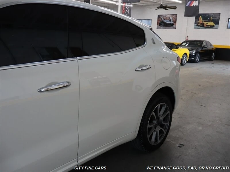 2021 Maserati Levante - Image 6 of 31
