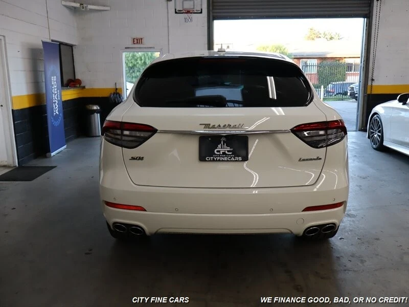 2021 Maserati Levante - Image 9 of 31